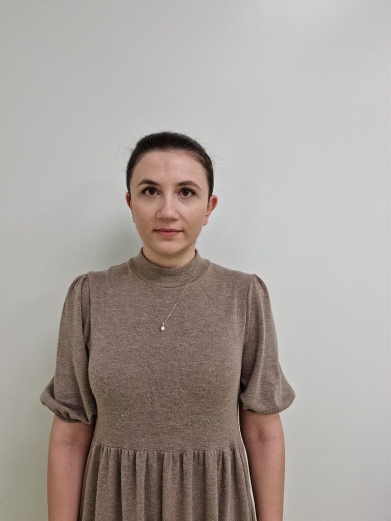 Gallery 562 Cazul nr. 5 - Otoplastie - Oh